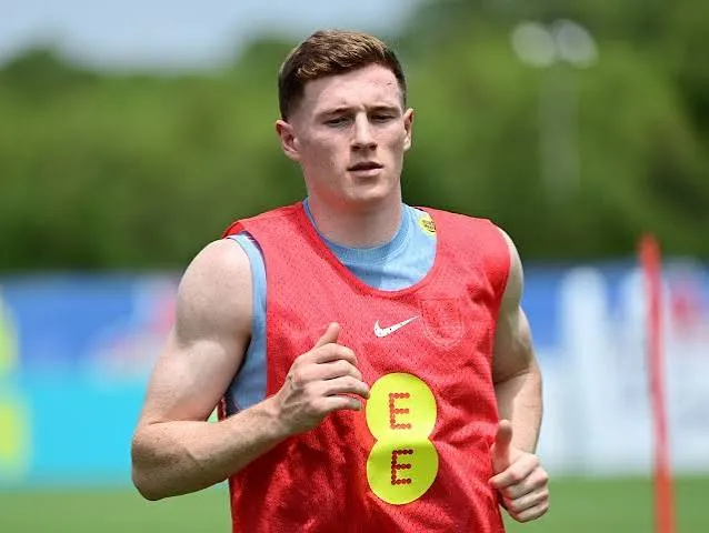 Thương Vụ Gây Sốc 116 Triệu Bảng: Elliot Anderson Gia Nhập Man City, Thiết Lập Kỷ Lục Lịch Sử